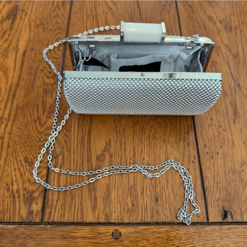 Jessica McClintock Metallic Beaded Mesh Clutch - Picture 3 of 5